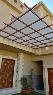 برجولة مع إضاءة